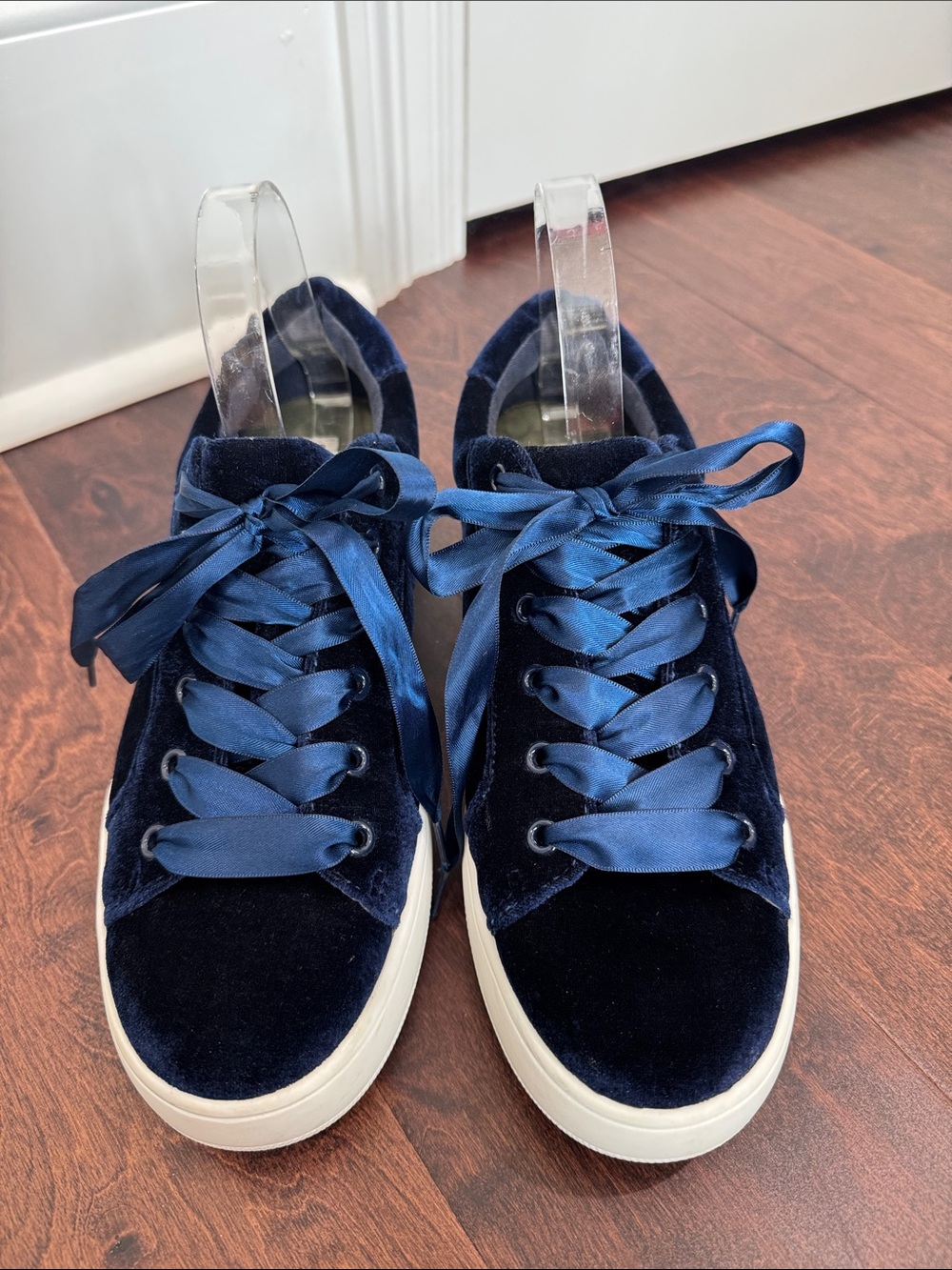 Steve Madden Bertie V Women’s Blue Velvet Velour Shoes, Ribbon Laces, size 11 - Picture 7 of 9